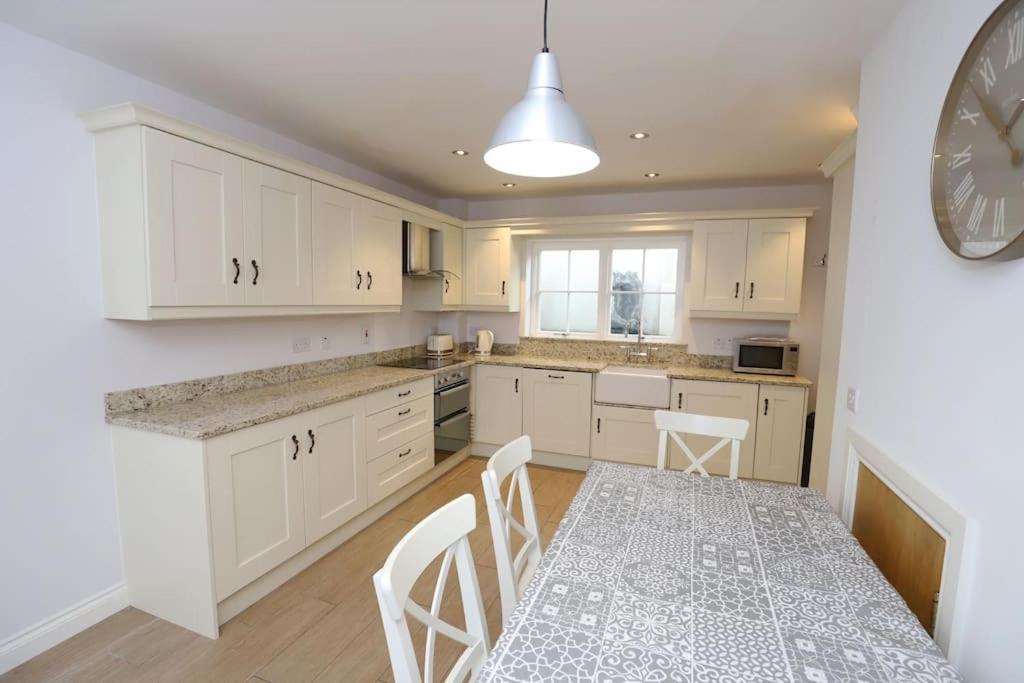 Royal Hillsborough Village Luxury Townhouse Екстер'єр фото