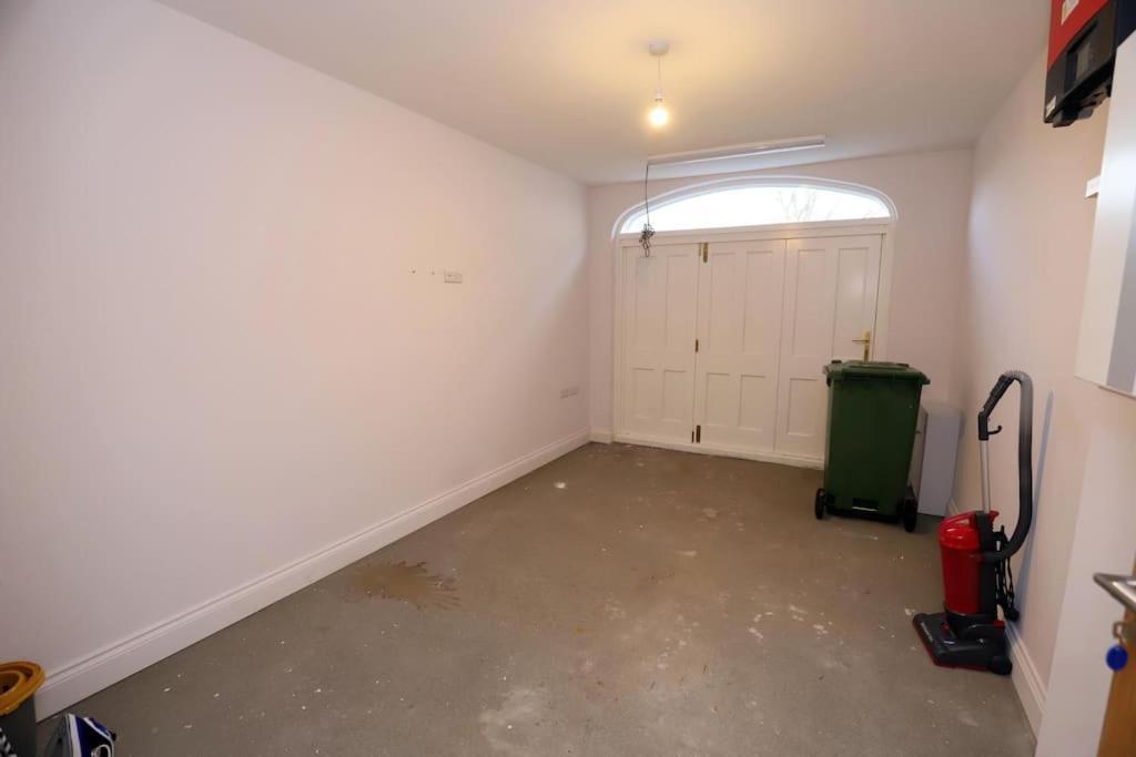 Royal Hillsborough Village Luxury Townhouse Екстер'єр фото